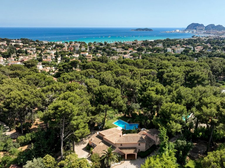 Villa for Sale in La Ciotat, Provence Coast (cassis To Cavalaire) 1