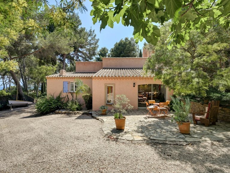 Villa for Sale in La Ciotat, Provence Coast (cassis To Cavalaire) 17