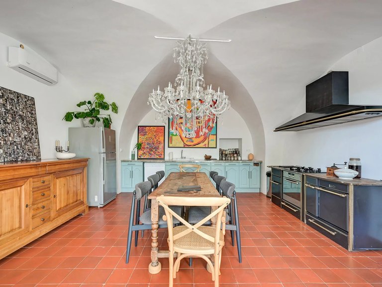 Villa for Sale in Lourmarin, The Luberon / Vaucluse 10