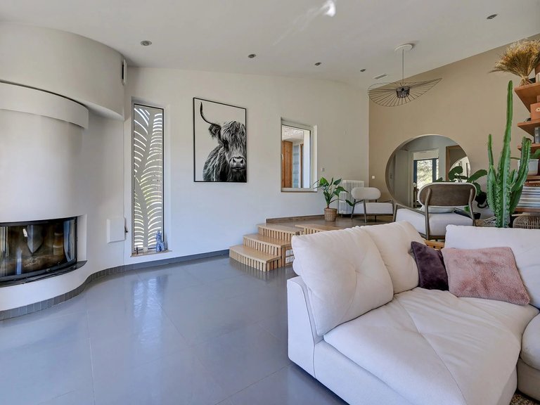Villa for Sale in Merindol, The Luberon / Vaucluse 12