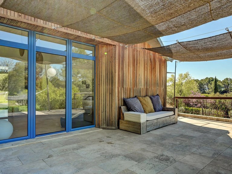 Villa for Sale in Merindol, The Luberon / Vaucluse 19