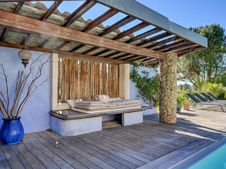 Villa for Sale in Merindol, The Luberon / Vaucluse 5
