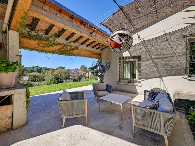 Villa for Sale in Merindol, The Luberon / Vaucluse 7