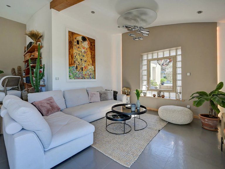 Villa for Sale in Merindol, The Luberon / Vaucluse 10
