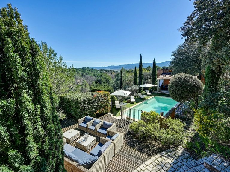 Villa for Sale in Puget, The Luberon / Vaucluse 11