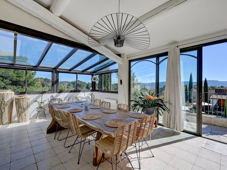 Villa for Sale in Puget, The Luberon / Vaucluse 2