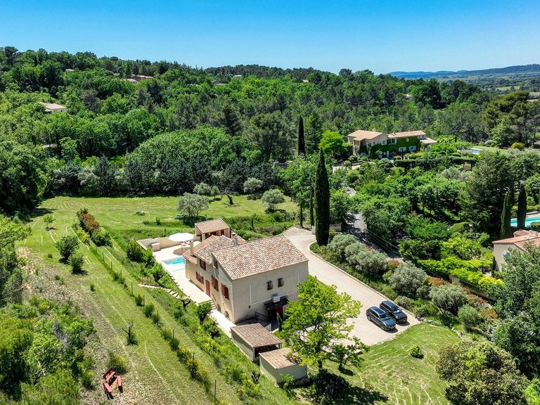 Villa for Sale in Grambois, The Luberon / Vaucluse 11