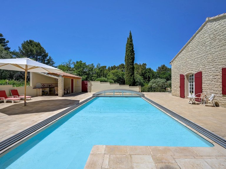 Villa for Sale in Grambois, The Luberon / Vaucluse 4