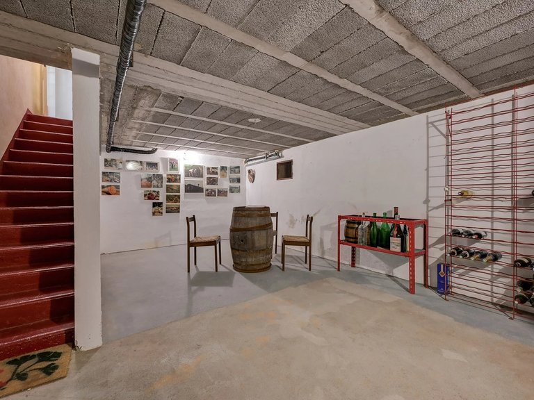 Villa for Sale in Grambois, The Luberon / Vaucluse 9