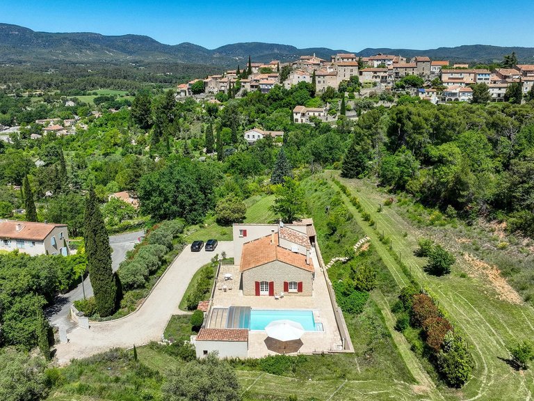 Villa for Sale in Grambois, The Luberon / Vaucluse 10
