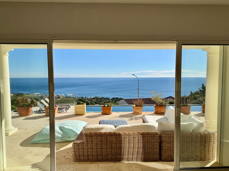 Villa for Sale in Les Issambres, St Raphaël, Ste Maxime Area 2