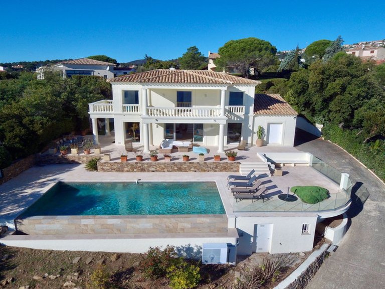 Villa for Sale in Les Issambres, St Raphaël, Ste Maxime Area 12
