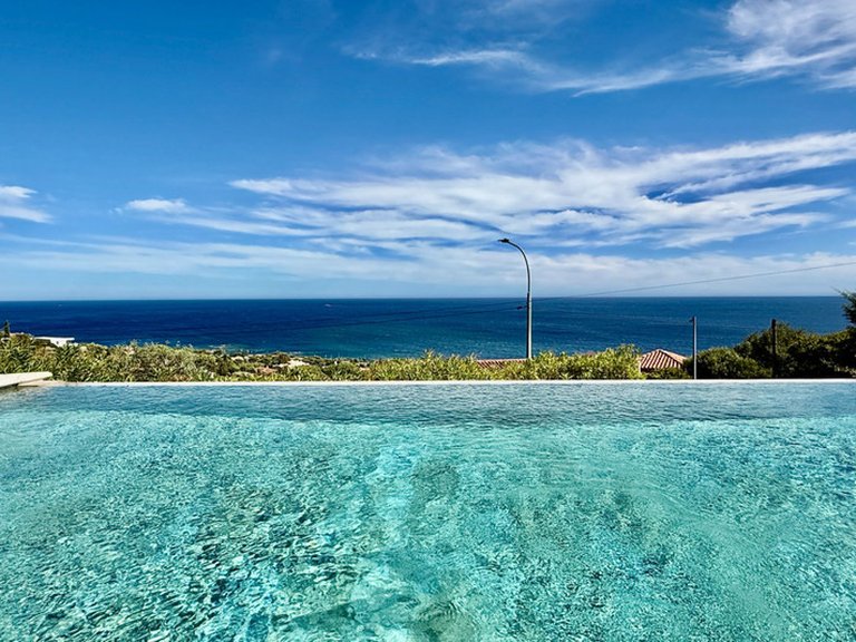 Villa for Sale in Les Issambres, St Raphaël, Ste Maxime Area 14
