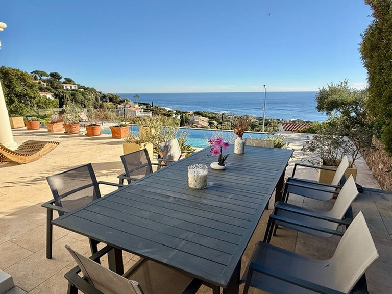 Villa for Sale in Les Issambres, St Raphaël, Ste Maxime Area 18
