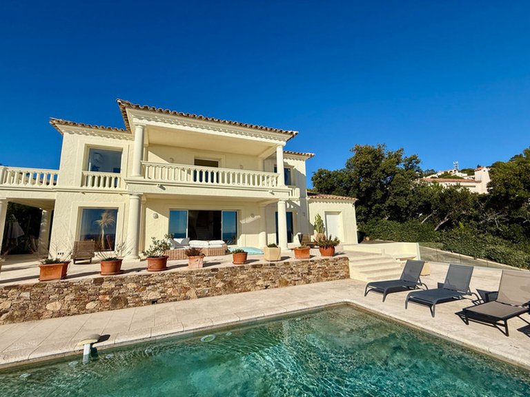Villa for Sale in Les Issambres, St Raphaël, Ste Maxime Area 20