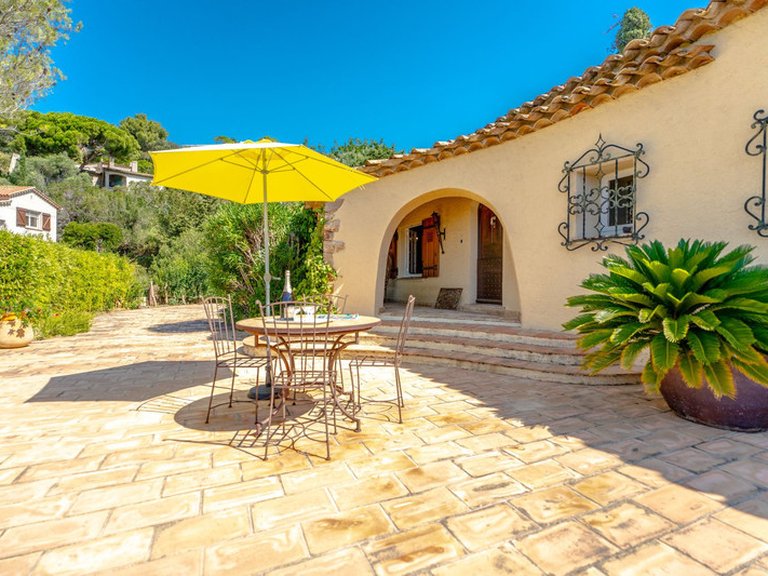 Villa for Sale in Les Issambres, St Raphaël, Ste Maxime Area 10