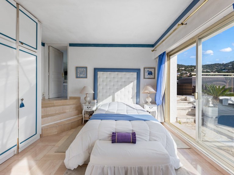 Villa for Sale in Villefranche Sur Mer, Villefranche, Cap Ferrat Area 11