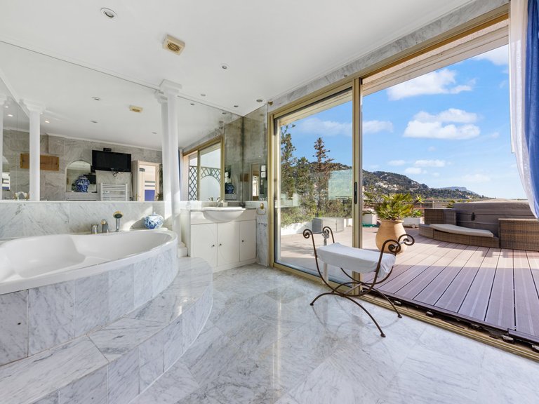 Villa for Sale in Villefranche Sur Mer, Villefranche, Cap Ferrat Area 13