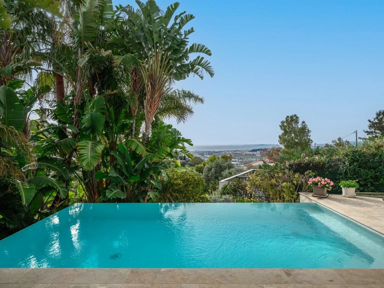Villa for Sale in Nice, Nice Area 3