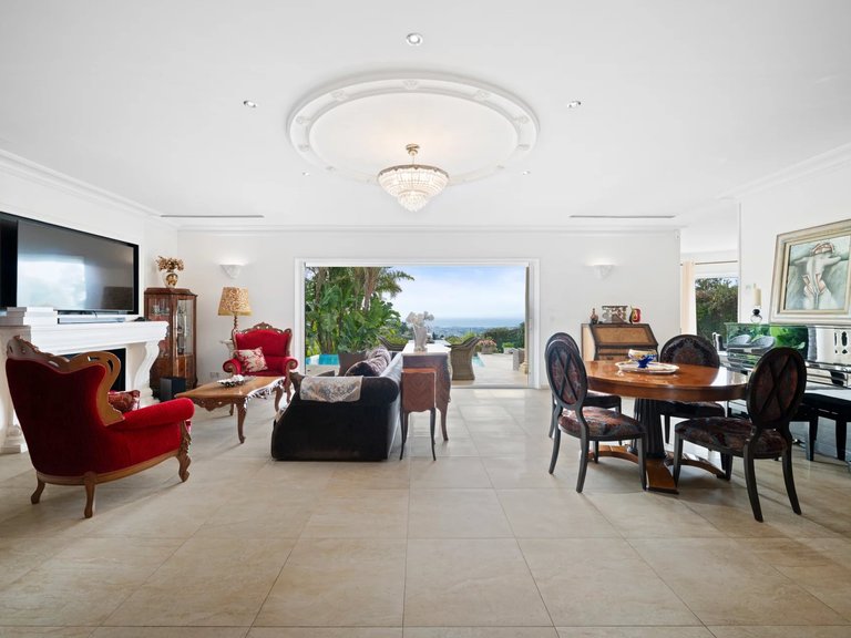 Villa for Sale in Nice, Nice Area 5
