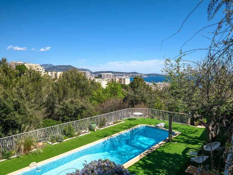 Villa for Sale in Nice, Nice Area 1