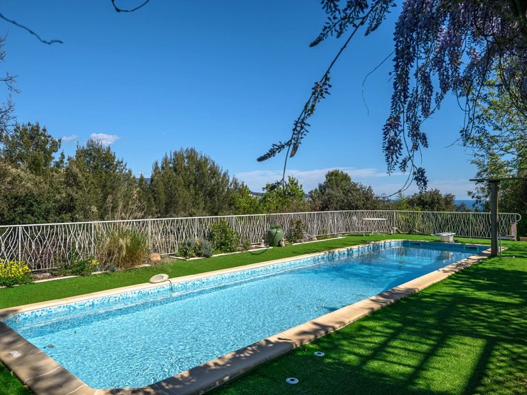 Villa for Sale in Nice, Nice Area 4