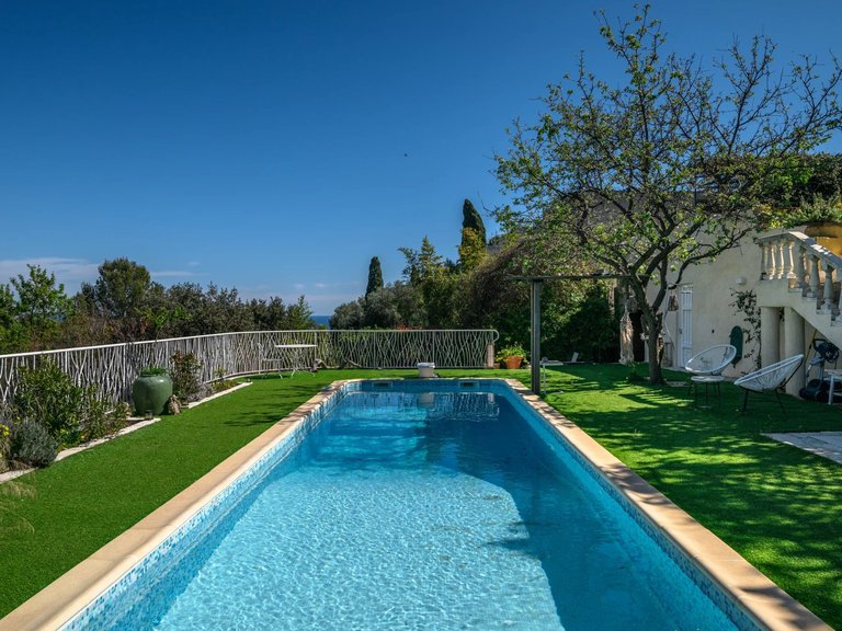 Villa for Sale in Nice, Nice Area 5