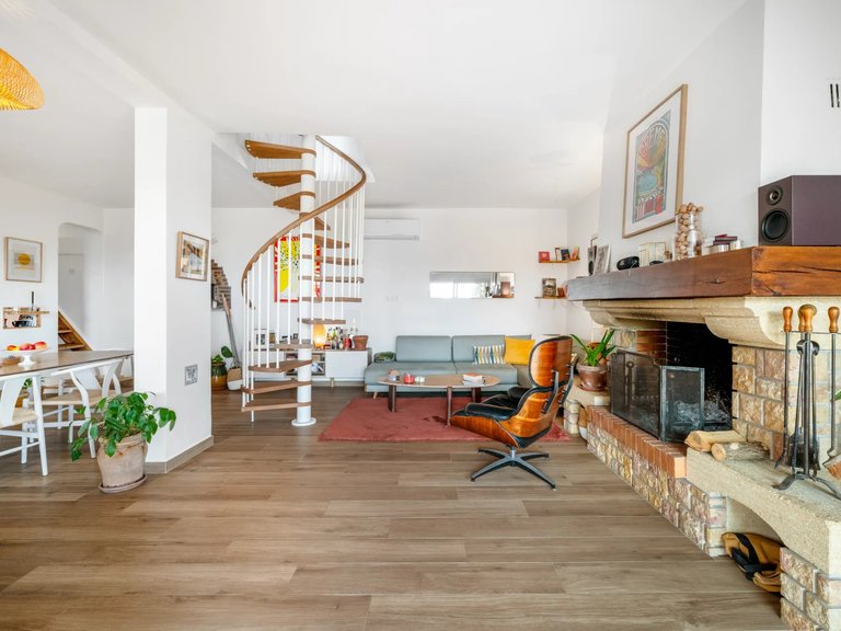 Villa for Sale in Nice, Nice Area 7