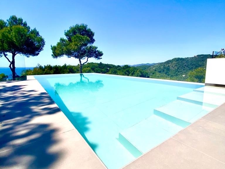 Villa for Sale in Santa Eularia Des Riu, Ibiza 2
