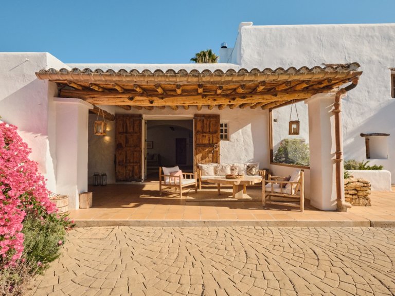 Villa for Sale in Sant Antoni De Portmany, Ibiza 3