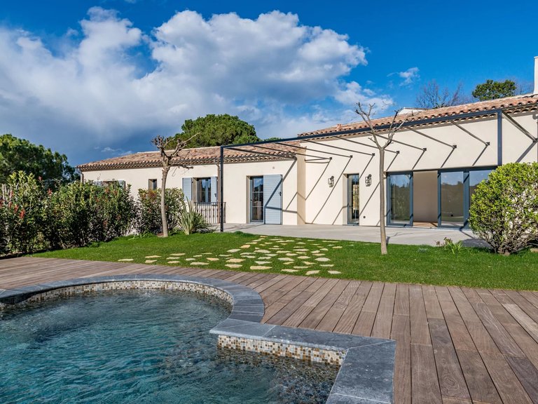 Villa for Sale in Valbonne, Mougins, Valbonne, Grasse Area 4