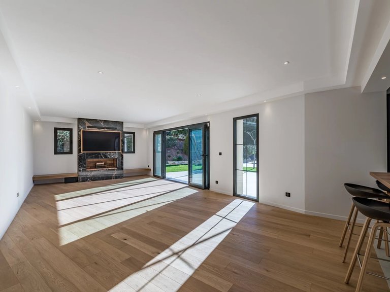 Villa for Sale in Valbonne, Mougins, Valbonne, Grasse Area 8