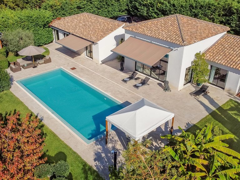 Villa for Sale in Roquefort Les Pins, Mougins, Valbonne, Grasse Area 1