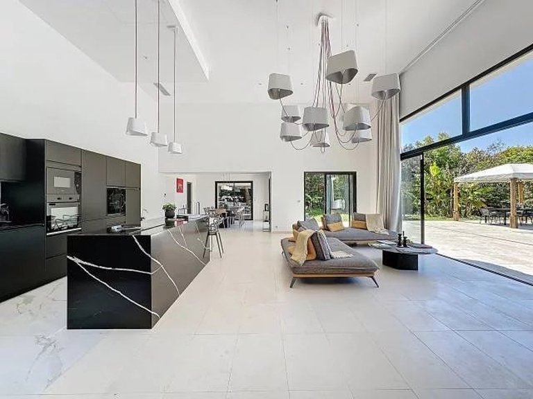 Villa for Sale in Roquefort Les Pins, Mougins, Valbonne, Grasse Area 5