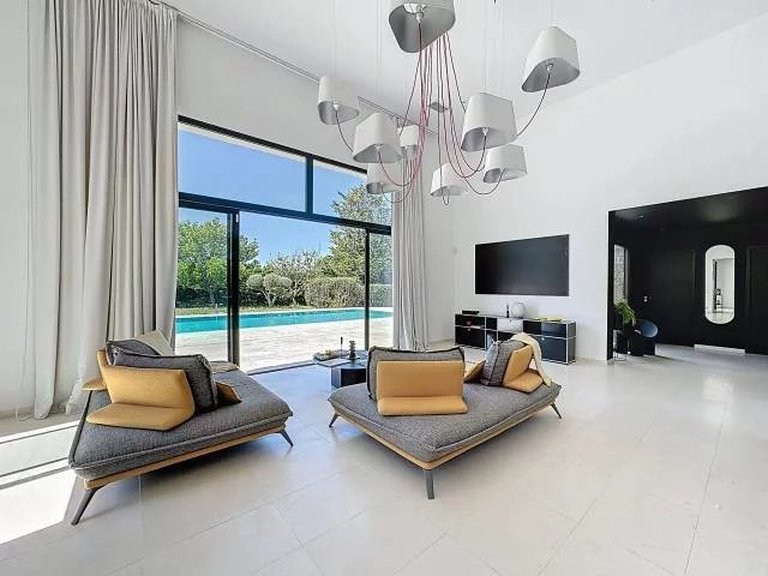 Villa for Sale in Roquefort Les Pins, Mougins, Valbonne, Grasse Area 6