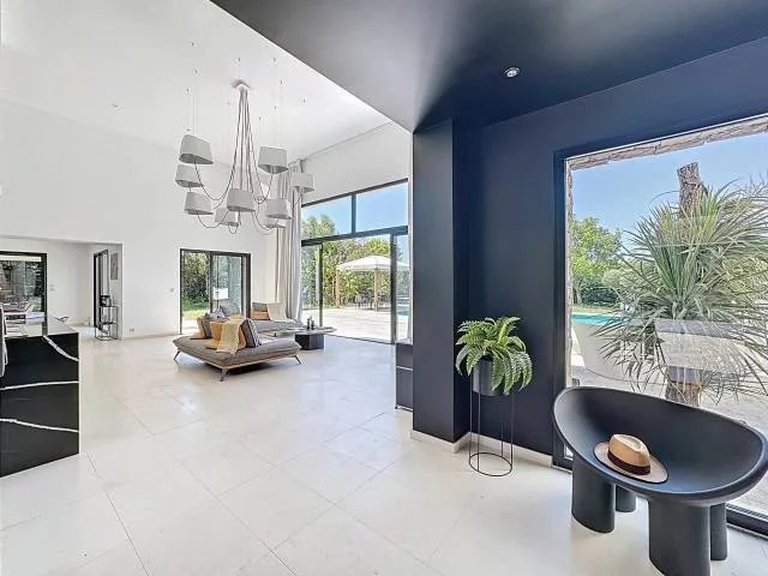 Villa for Sale in Roquefort Les Pins, Mougins, Valbonne, Grasse Area 7