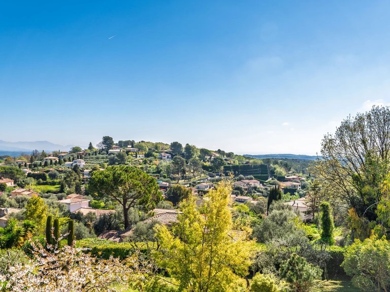Villa for Sale in Le Rouret, Mougins, Valbonne, Grasse Area 2