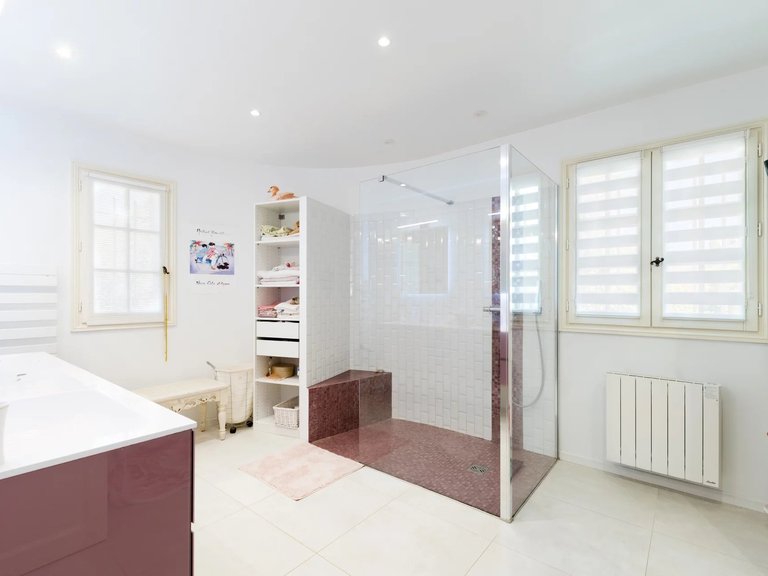 Villa for Sale in Le Rouret, Mougins, Valbonne, Grasse Area 15