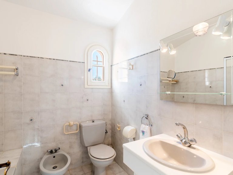 Villa for Sale in Le Rouret, Mougins, Valbonne, Grasse Area 17