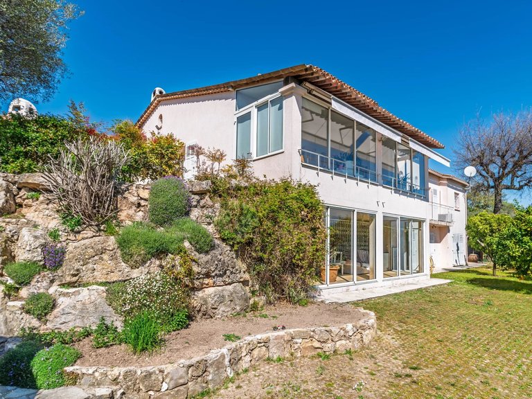 Villa for Sale in Le Rouret, Mougins, Valbonne, Grasse Area 19