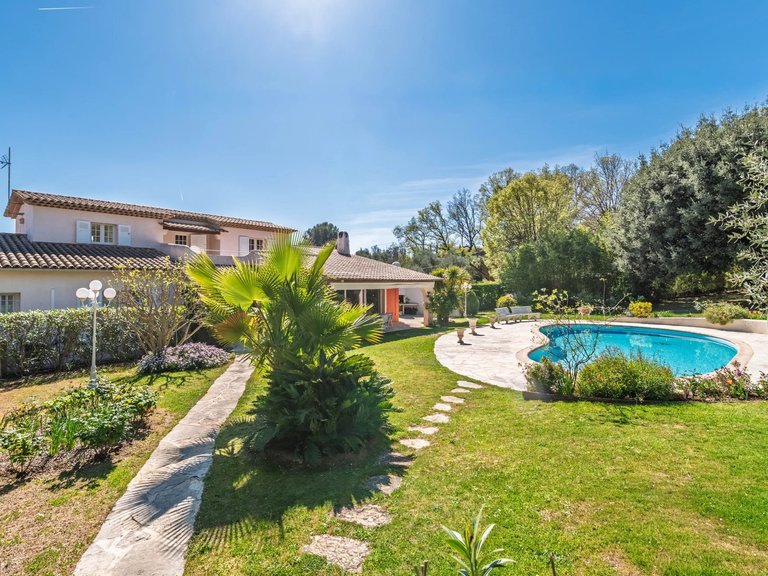 Villa for Sale in Le Rouret, Mougins, Valbonne, Grasse Area 3