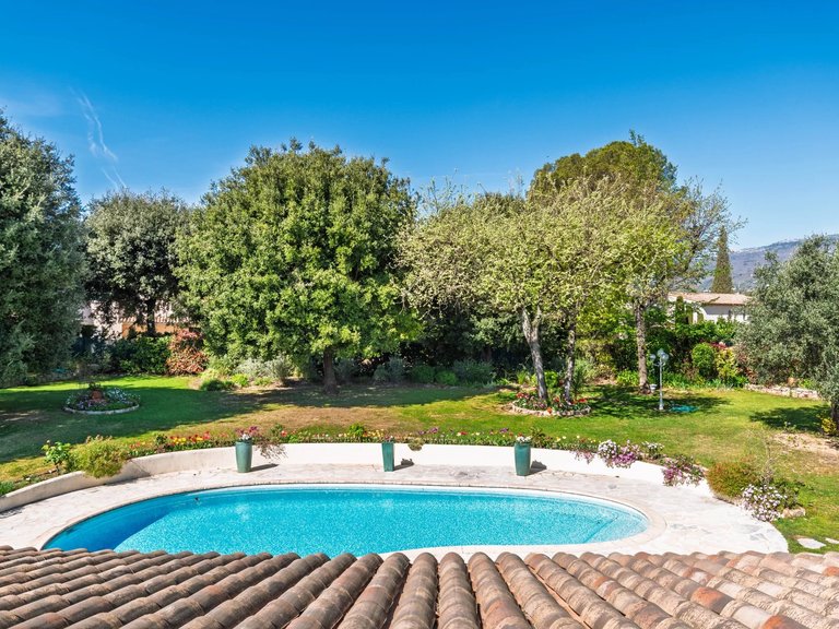 Villa for Sale in Le Rouret, Mougins, Valbonne, Grasse Area 4