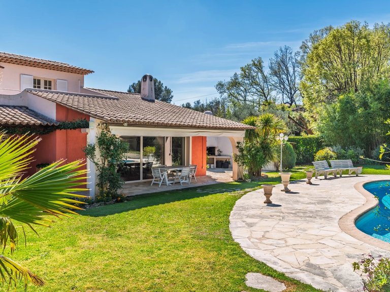 Villa for Sale in Le Rouret, Mougins, Valbonne, Grasse Area 10