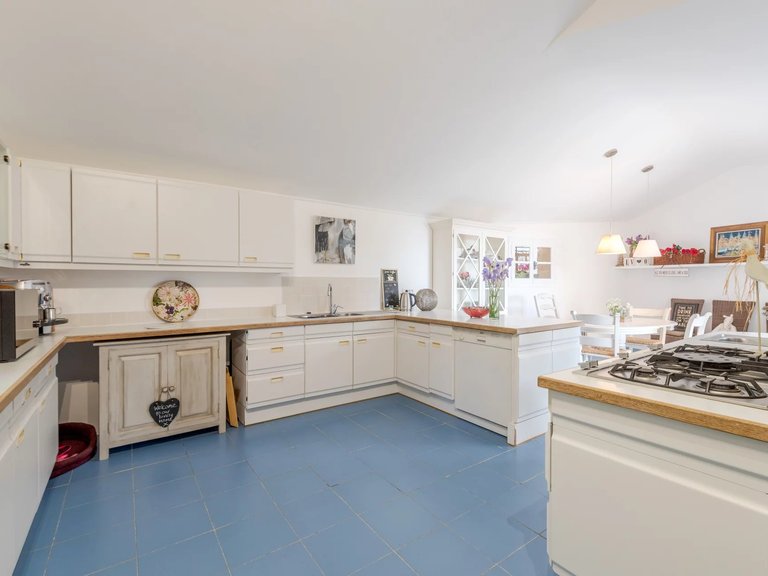 Villa for Sale in Chateauneuf Grasse, Mougins, Valbonne, Grasse Area 11