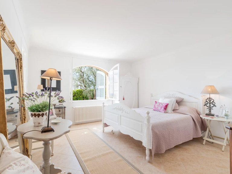 Villa for Sale in Chateauneuf Grasse, Mougins, Valbonne, Grasse Area 15