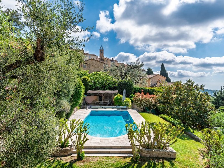 Villa for Sale in Chateauneuf Grasse, Mougins, Valbonne, Grasse Area 18