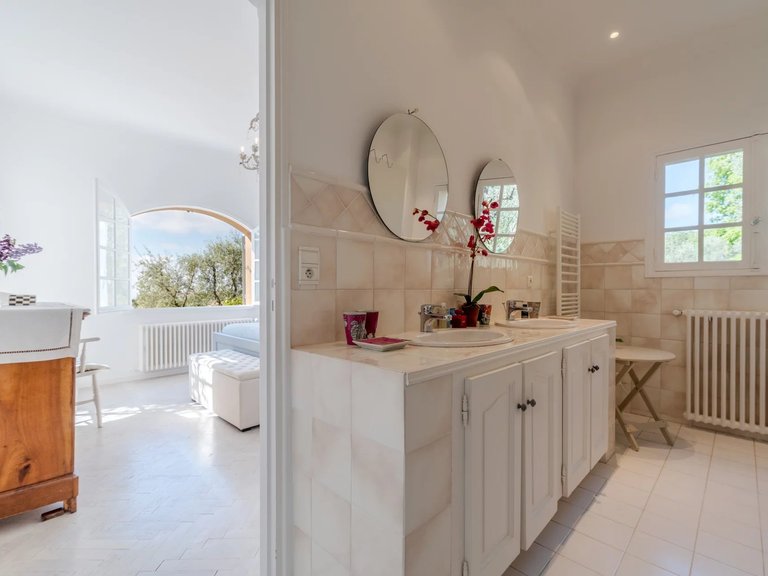Villa for Sale in Chateauneuf Grasse, Mougins, Valbonne, Grasse Area 8