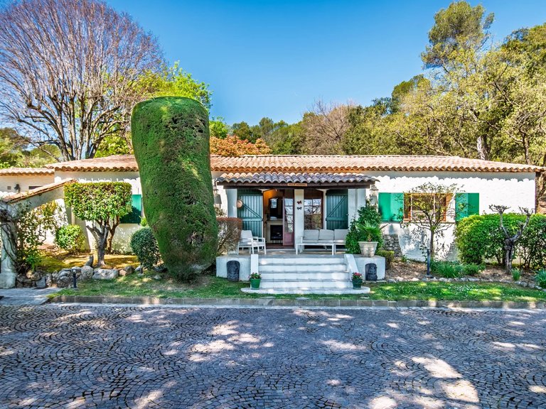 Villa for Sale in Opio, Mougins, Valbonne, Grasse Area 16