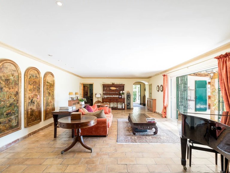 Villa for Sale in Opio, Mougins, Valbonne, Grasse Area 9