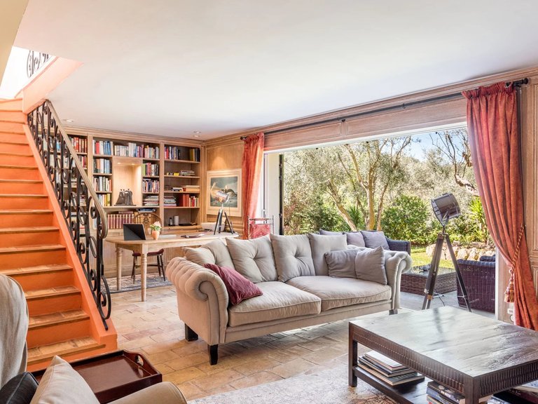 Villa for Sale in Opio, Mougins, Valbonne, Grasse Area 10